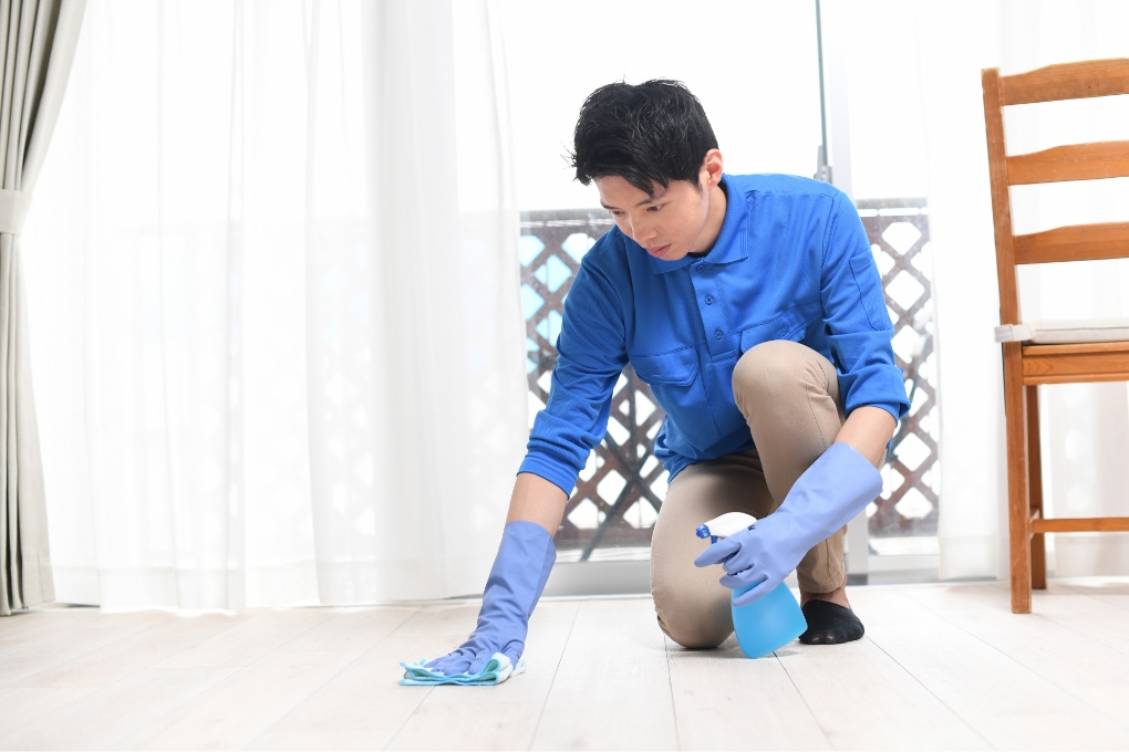 汚染箇所の除去と徹底した消毒作業