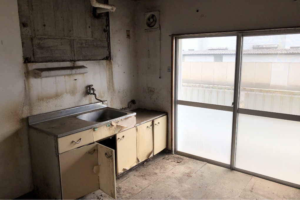 強いにおいに対応する脱臭作業